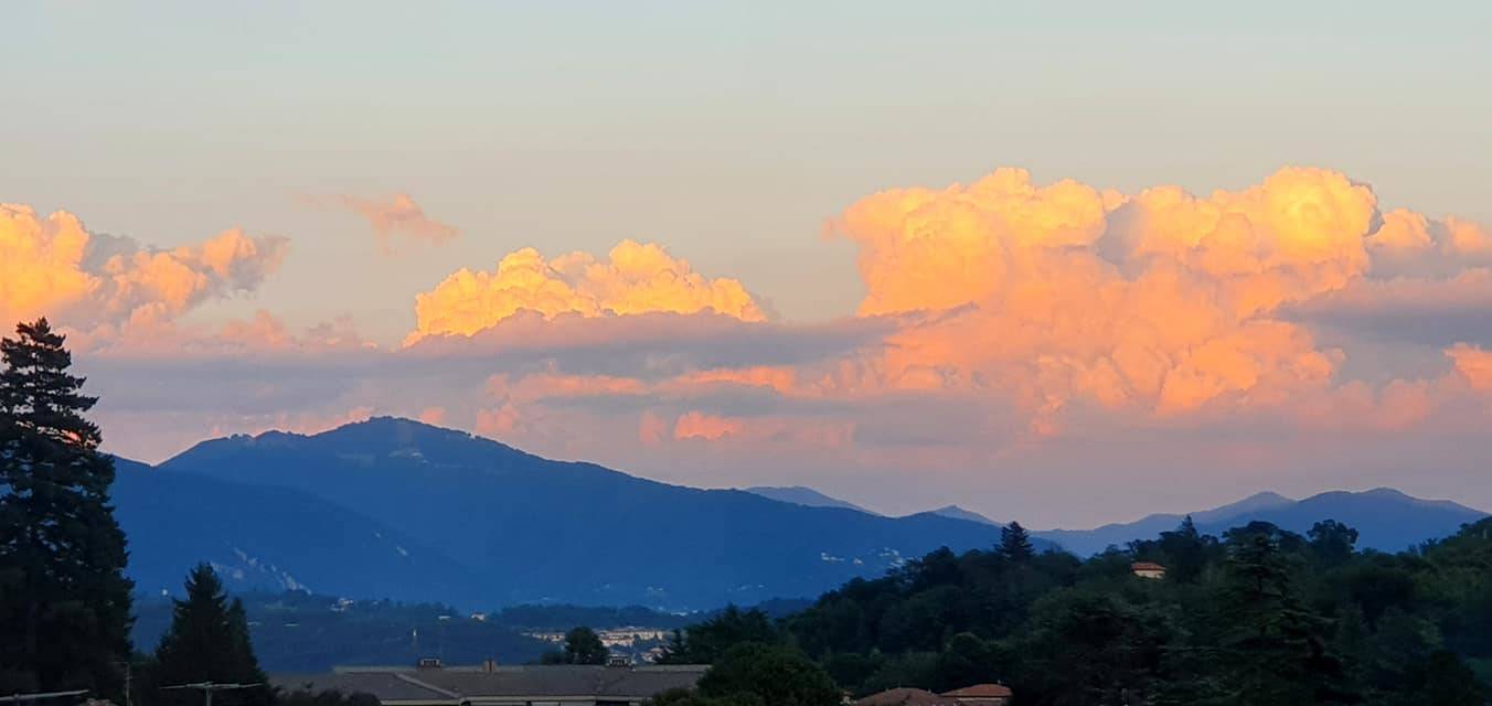 Nuvole colorate a Induno Olona