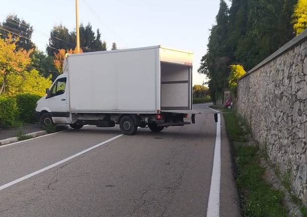 Colpo nella notte in azienda a Varano Borghi