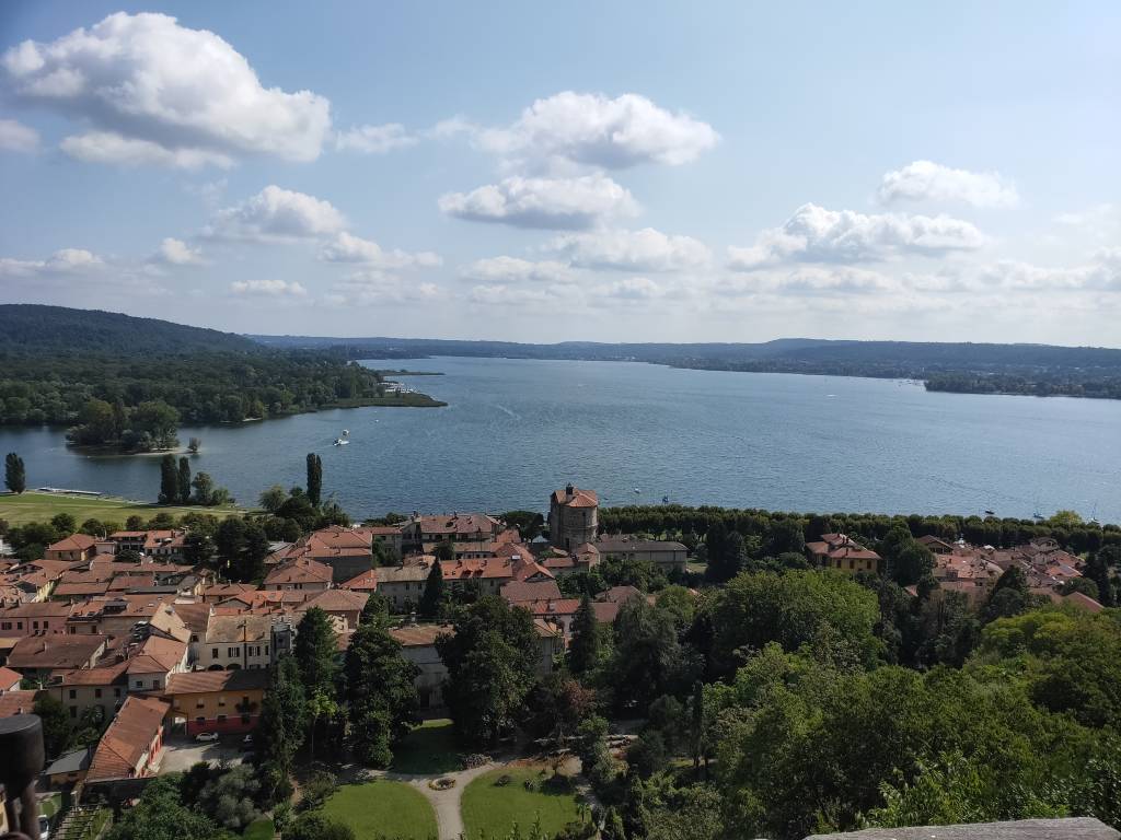 Panoramica dalla Rocca di Angera