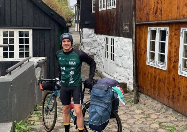 Il legnanese Andrea Maggioni in viaggio in bici alle Isole Fær Øer e in Islanda