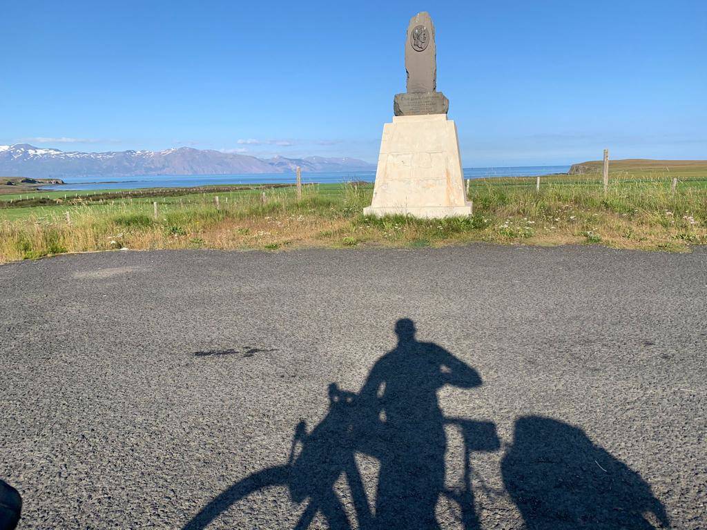 Il legnanese Andrea Maggioni in viaggio in bici alle Isole Fær Øer e in Islanda