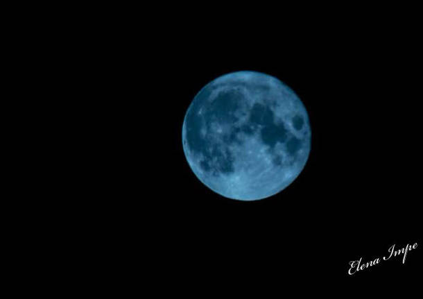 La luna blu a Porto Ceresio