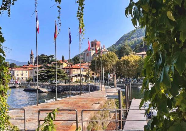 Scorci sulla riva del lago a Laveno Mombello