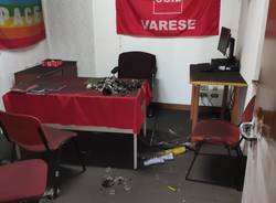 vandali nella sede dei sindacati all'ospedale di Varese