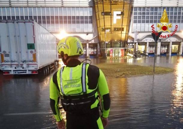 Nubifragio sul Varesotto, allagamenti a Malpensa