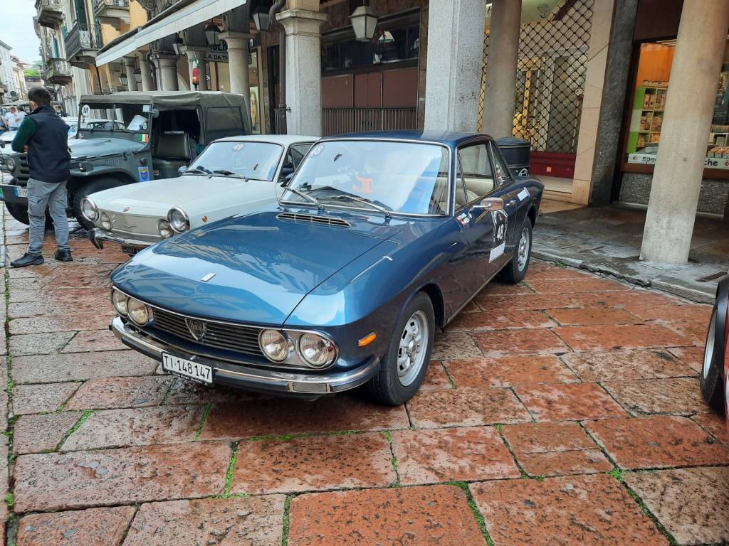 Auto d'epoca in corso Matteotti