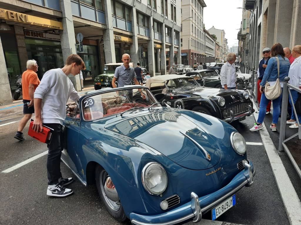 Auto d'epoca in corso Matteotti
