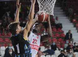 basket jalen jones
