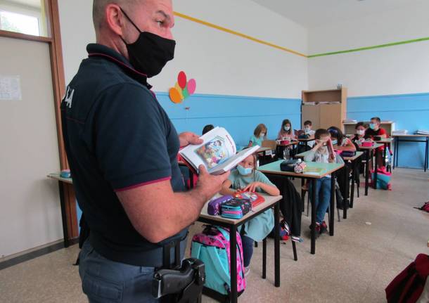 Carabinieri in cattedra alla primaria galilei di Avigno