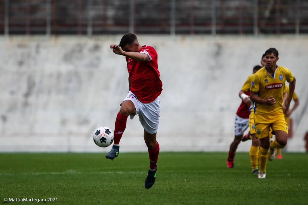 Calcio, 2a giornata in Serie D: Varese - Fossano