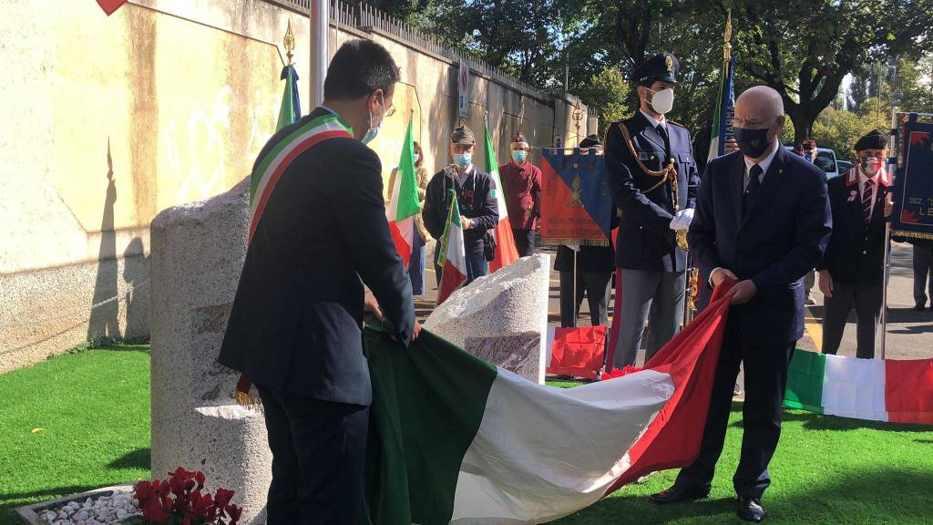 Cerimonia inaugurazione monumento ai caduti 