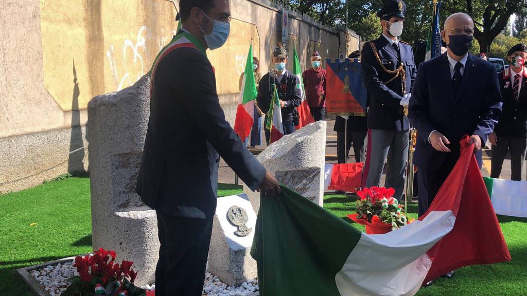 Cerimonia inaugurazione monumento ai caduti 