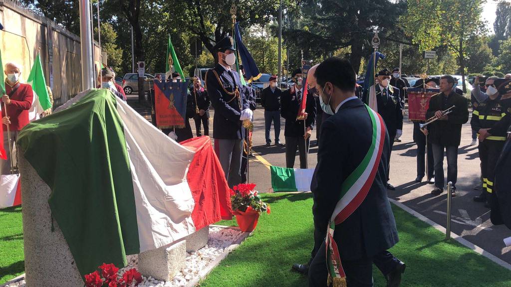 Cerimonia inaugurazione monumento ai caduti 