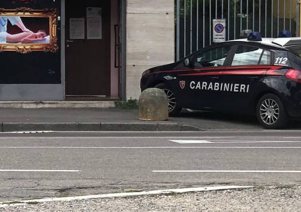 gazzella carabinieri centro massaggi