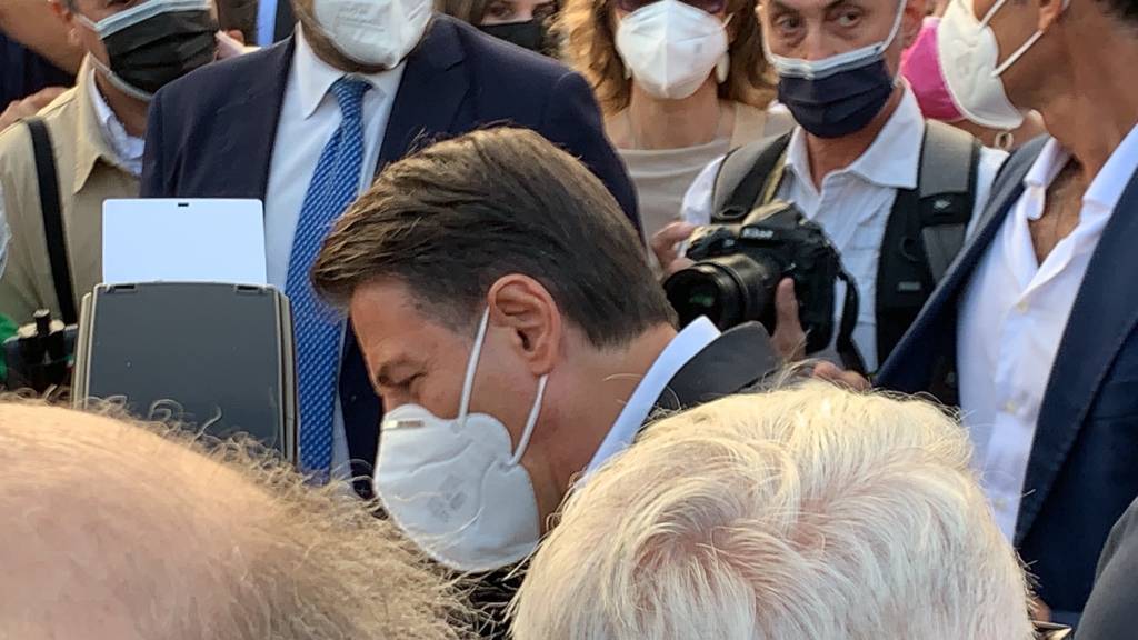 Giuseppe Conte ai giardini Estensi 
