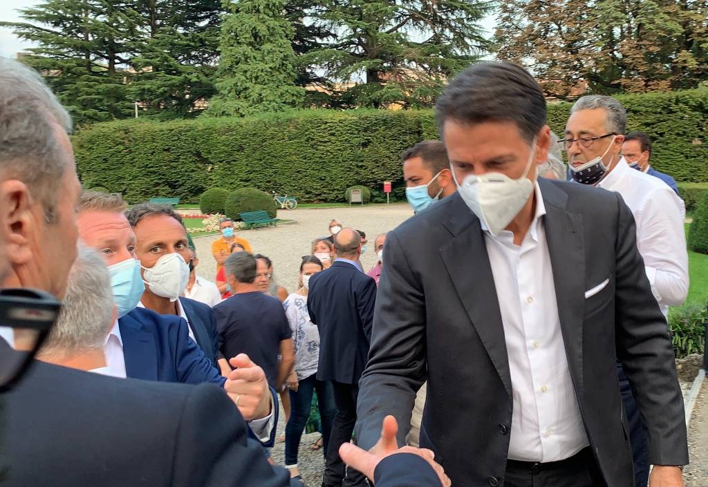 Giuseppe Conte ai giardini Estensi 