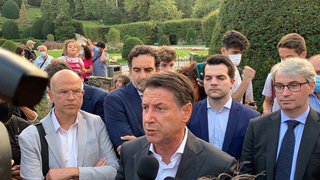 Giuseppe Conte ai giardini Estensi 