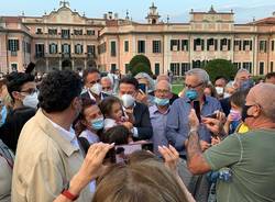 Giuseppe Conte ai giardini Estensi 