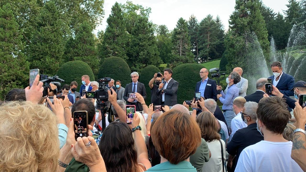 Giuseppe Conte ai giardini Estensi 
