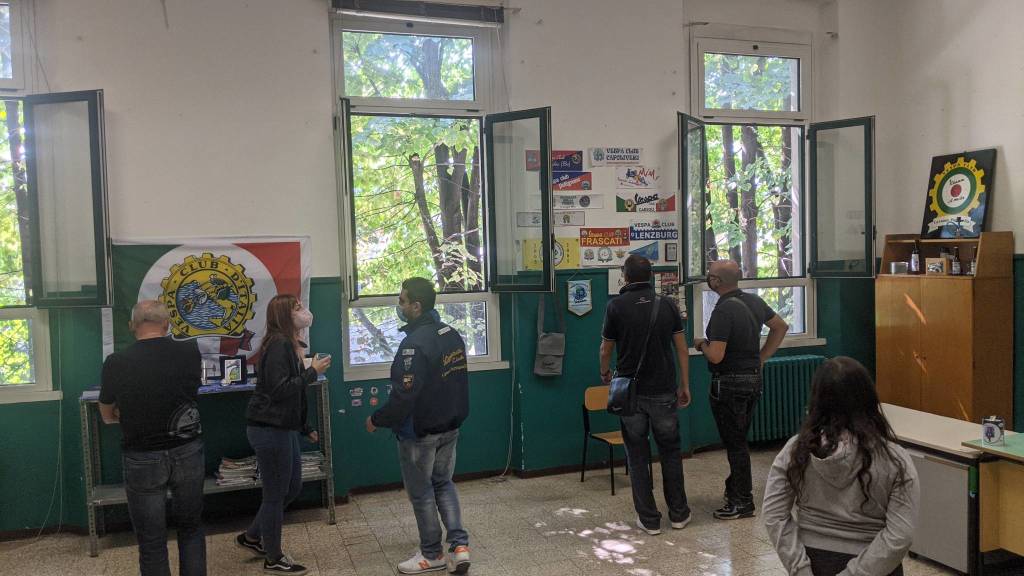 Inaugurata la nuova sede del Vespa Club di Caronno Pertusella