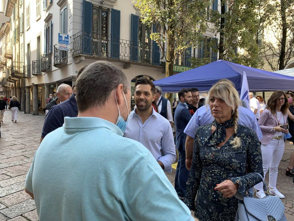 La lega si presenta in piazza podestà