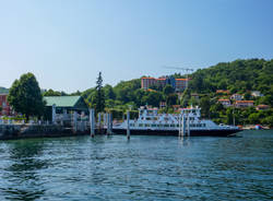 laveno mombello traghetto