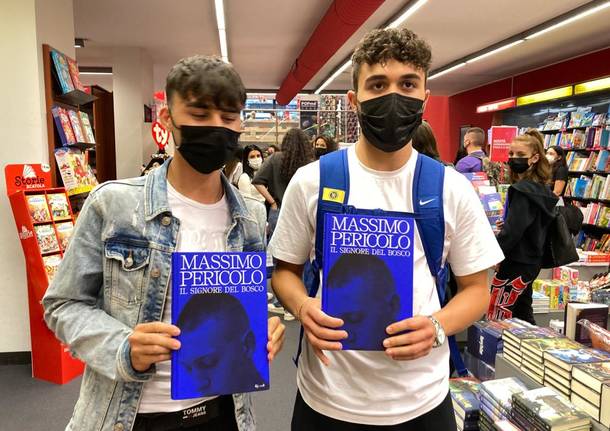 Massimo Pericolo al Mondadori Store di Varese 