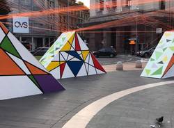 Misteriosi triangoli in piazza Monte Grappa: lavori in corso per la Varese Design Week