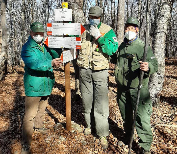 Nuovi cartelli lungo i sentieri del Parco del campo dei fiori