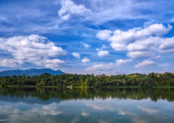 Nuvole e colori sul Lago di Varese 