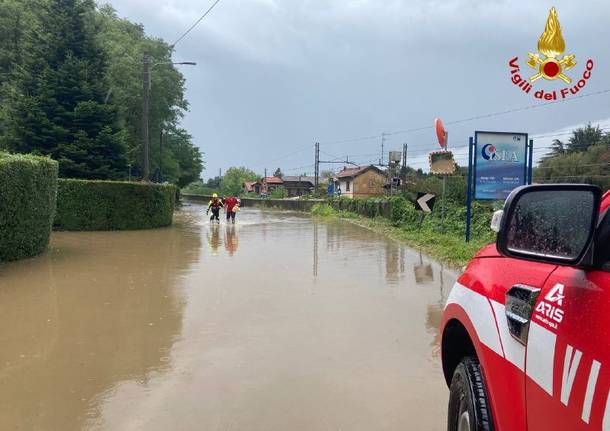 Strade allagate e disagi, il maltempo investe il Varesotto