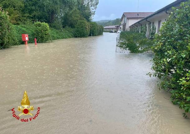 Strade allagate e disagi, il maltempo investe il Varesotto