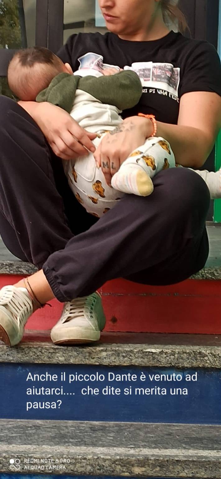 Studenti fuori dalla scuola Marconi