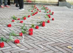 Violenza contro le donne, il flash mob a Caronno Pertusella