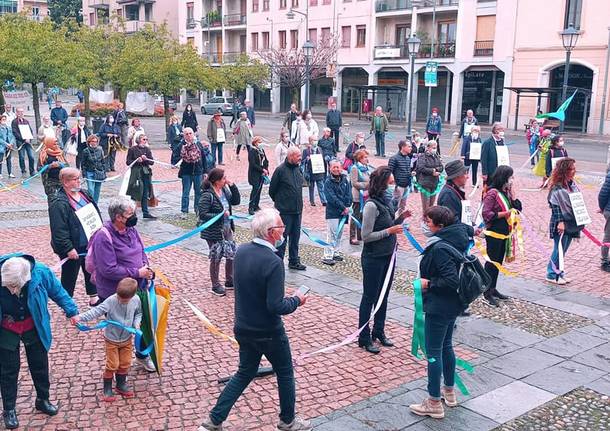 A Saronno una catena umana per la pace e la fraternità