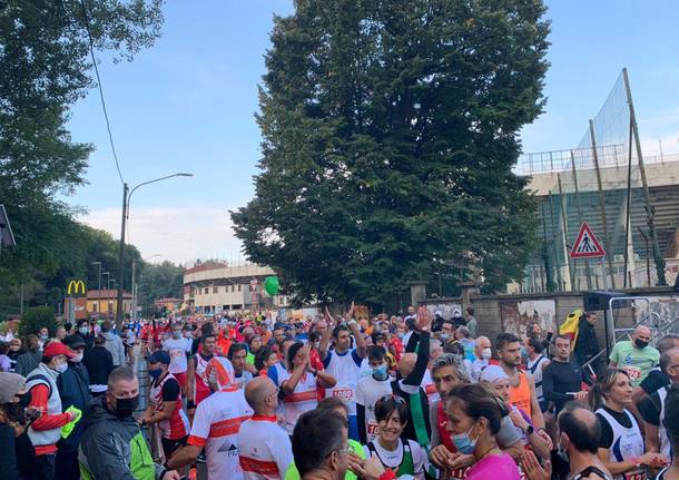 Atleti, famiglie e appassionati: la Varese City Run colora la domenica sportiva in città