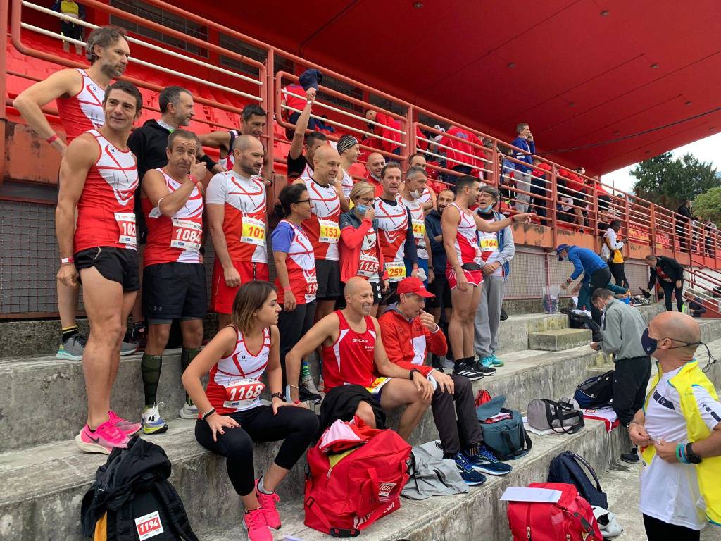 Atleti, famiglie e appassionati: la Varese City Run colora la domenica sportiva in città
