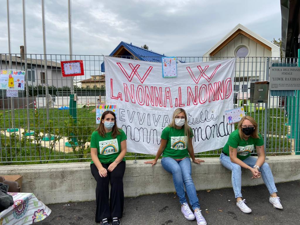 I disegni degli alunni di Malnate per la Festa dei Nonni