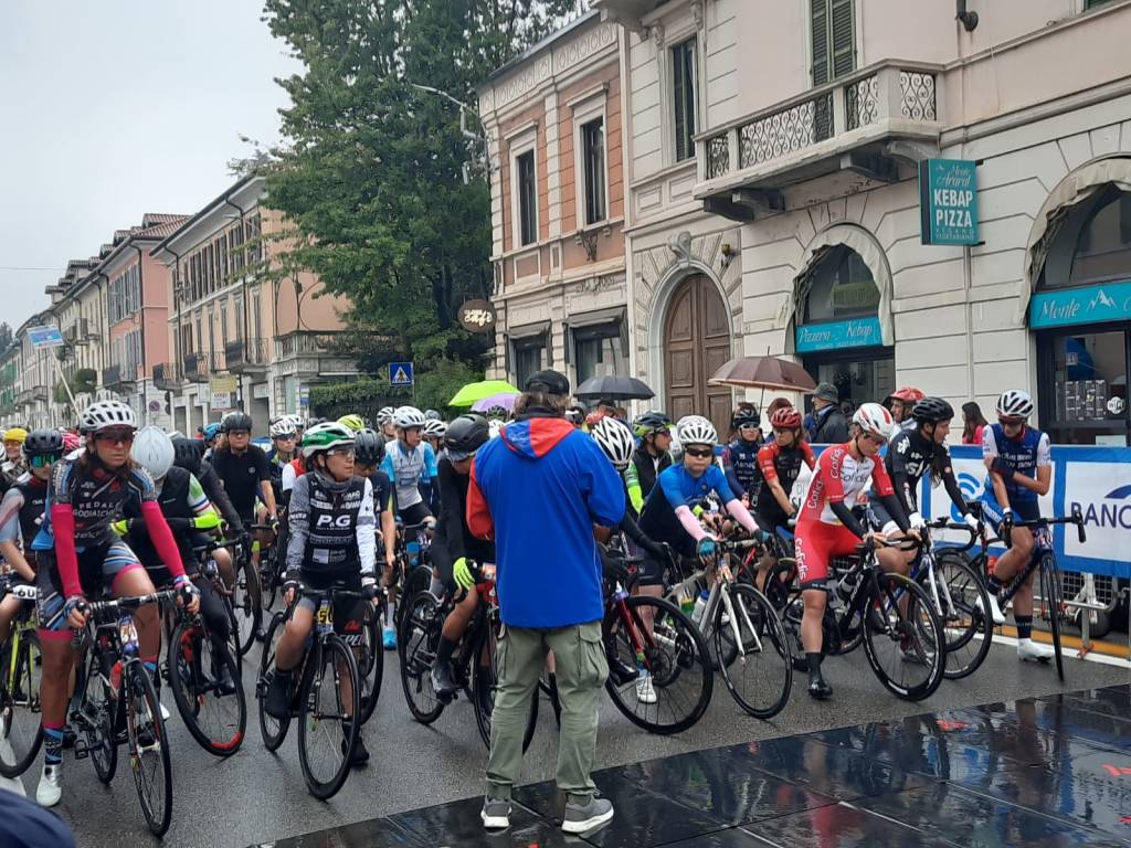 La Gran fondo tre valli varesine Eolo appassiona Varese