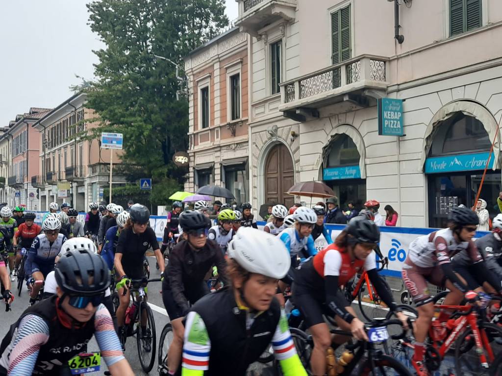 La Gran fondo tre valli varesine Eolo appassiona Varese