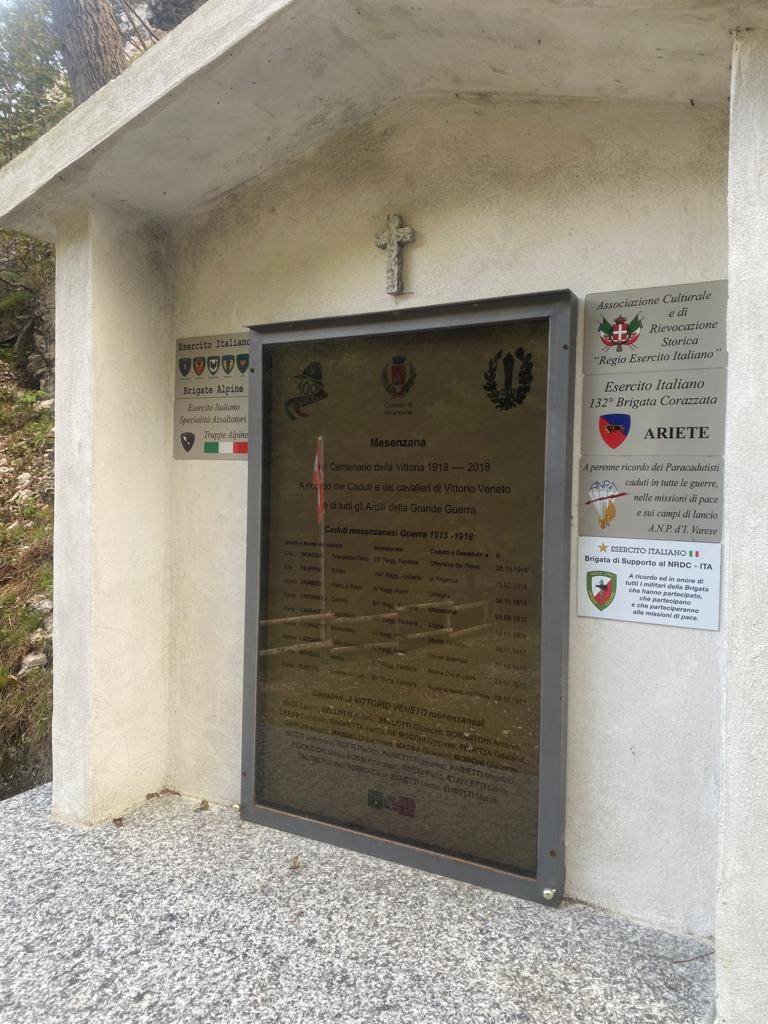 L\'escursione sulla linea Cadorna dei militari impegnati nell\'hub vaccinale