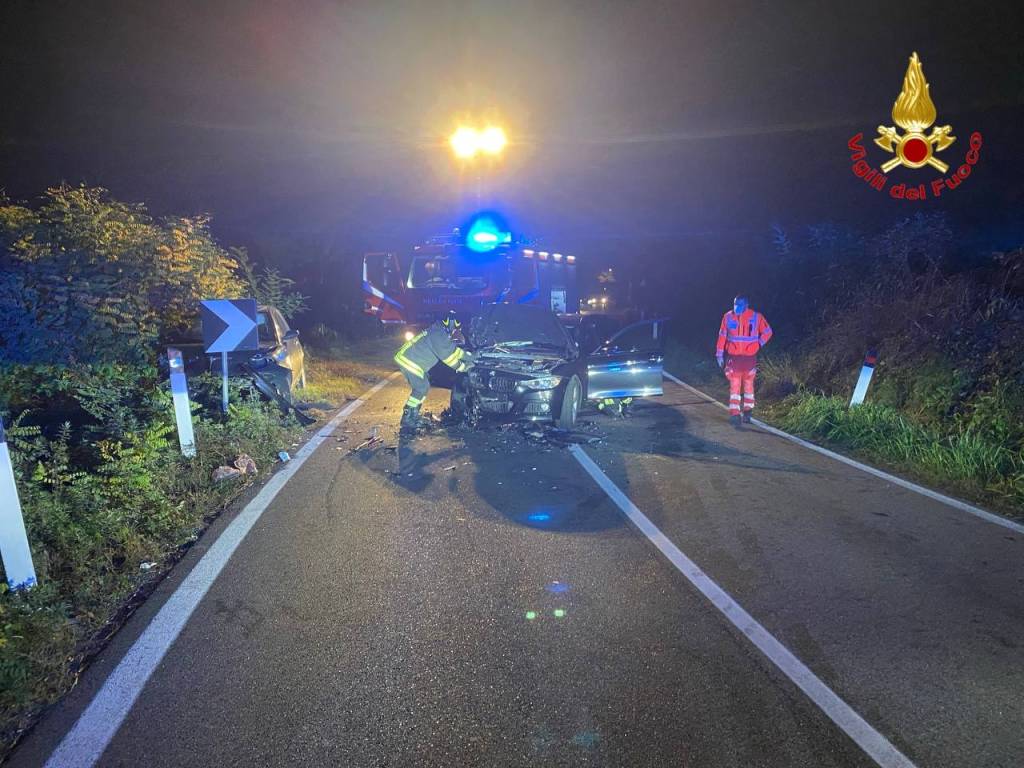 Incidente a Cadegliano Viconago, due auto distrutte