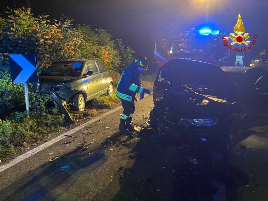 Incidente a Cadegliano Viconago, due auto distrutte