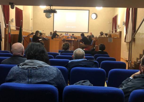 consiglio comunale con il pubblico a Legnano