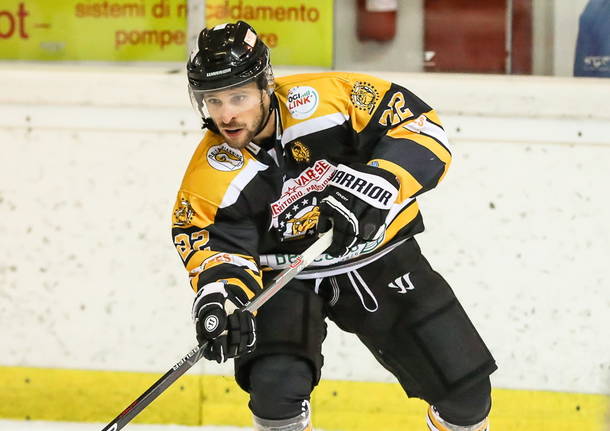 erik steve mazzacane mastini varese hockey su ghiaccio foto t. munerato