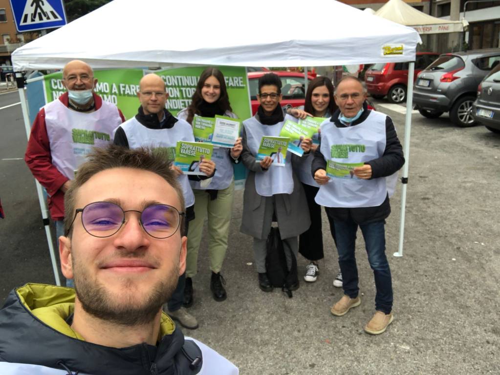 I volontari di Galimberti in piazza a Varese