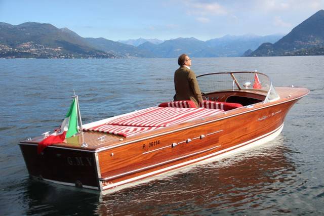 Il motoscafo Posillipo Bermuda sul Lago Maggiore