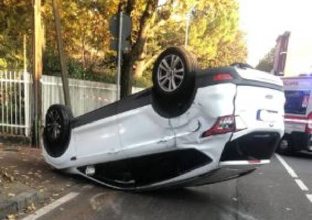 Incidente in via Roma a San Vittore Olona