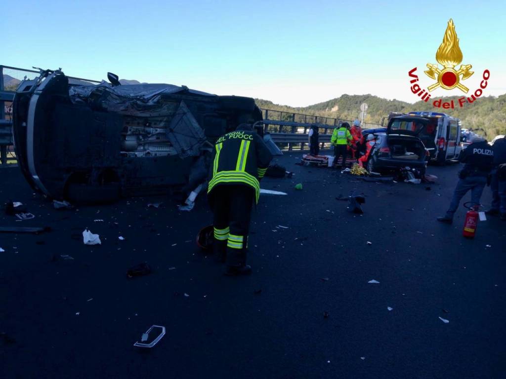 Incidente sul cavalcavia infondo alla tangenziale di Varese