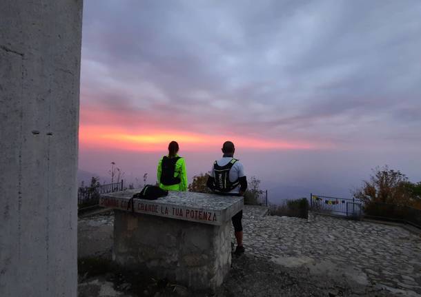 L’alba dal Campo dei Fiori che sembra un UFO